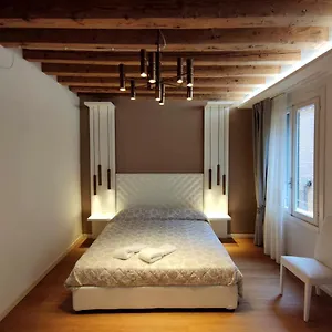 Deluxe 3 Bedroom Flat In Rialto Appartement