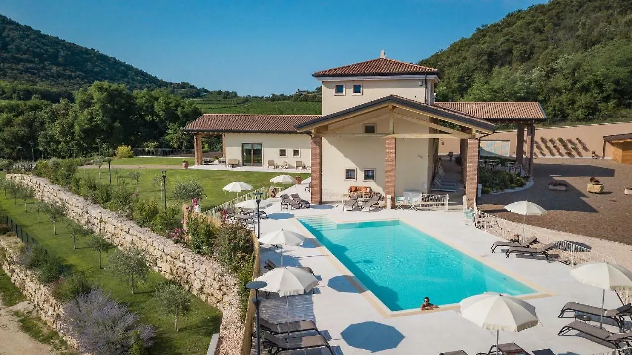 Agriturismo La Pertica Costermano 0*,  Italy